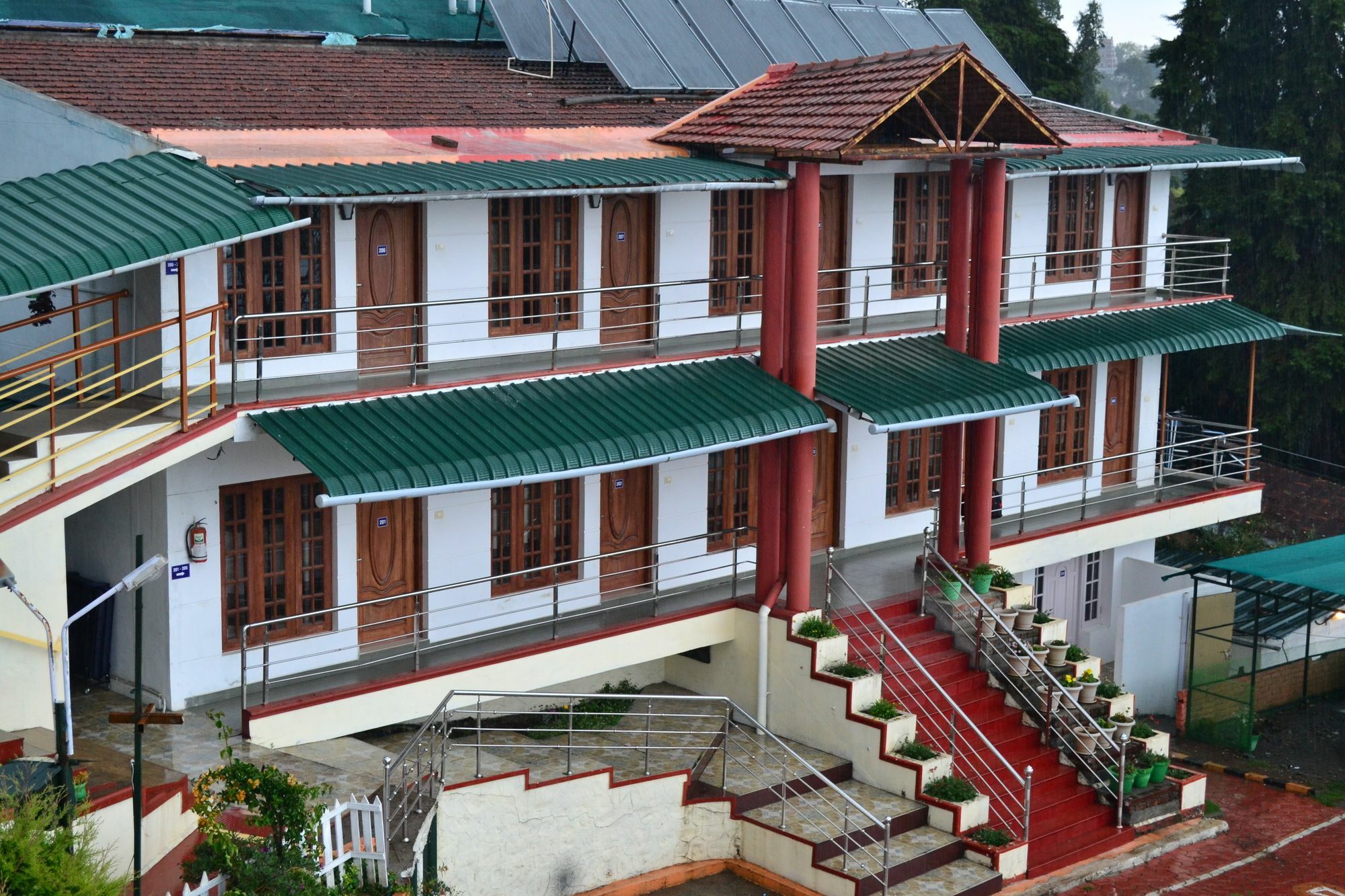 Kodai Sunshine Resort Kodaikanal Exteriör bild